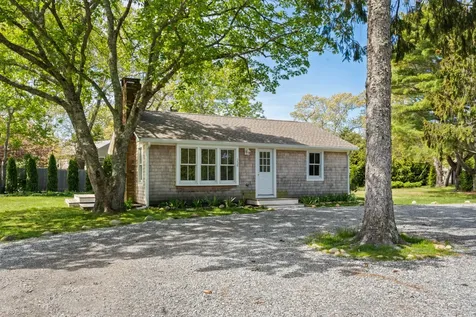 130 Wing Road Oak Bluffs MA 02557