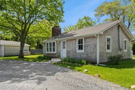 130 Wing Road Oak Bluffs MA 02557