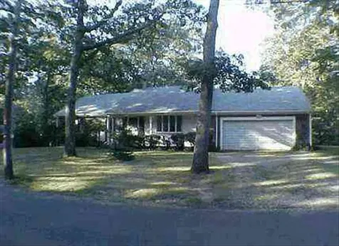 23 Pine Tree Lane Vineyard Haven MA 02539