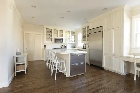 211 Upper Main Street & 26 Curtis Lane Edgartown MA 02539