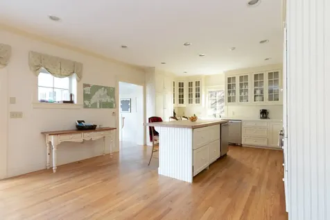 211 Upper Main Street & 26 Curtis Lane Edgartown MA 02539