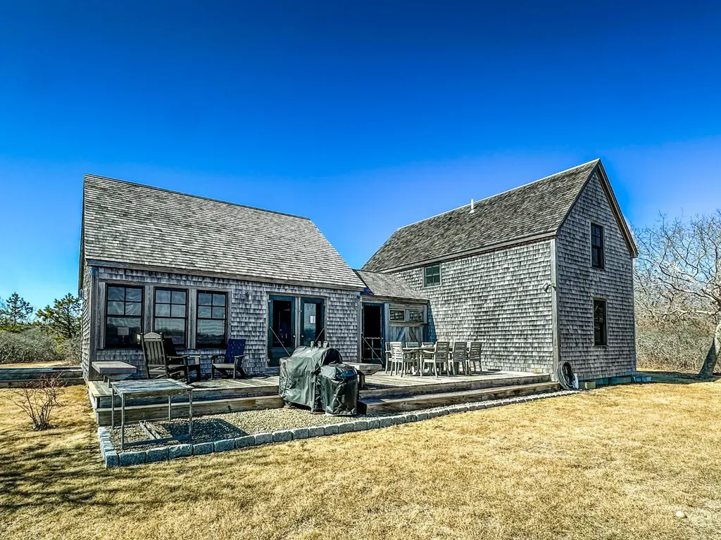 21 Coffins Field Road Edgartown MA 02539