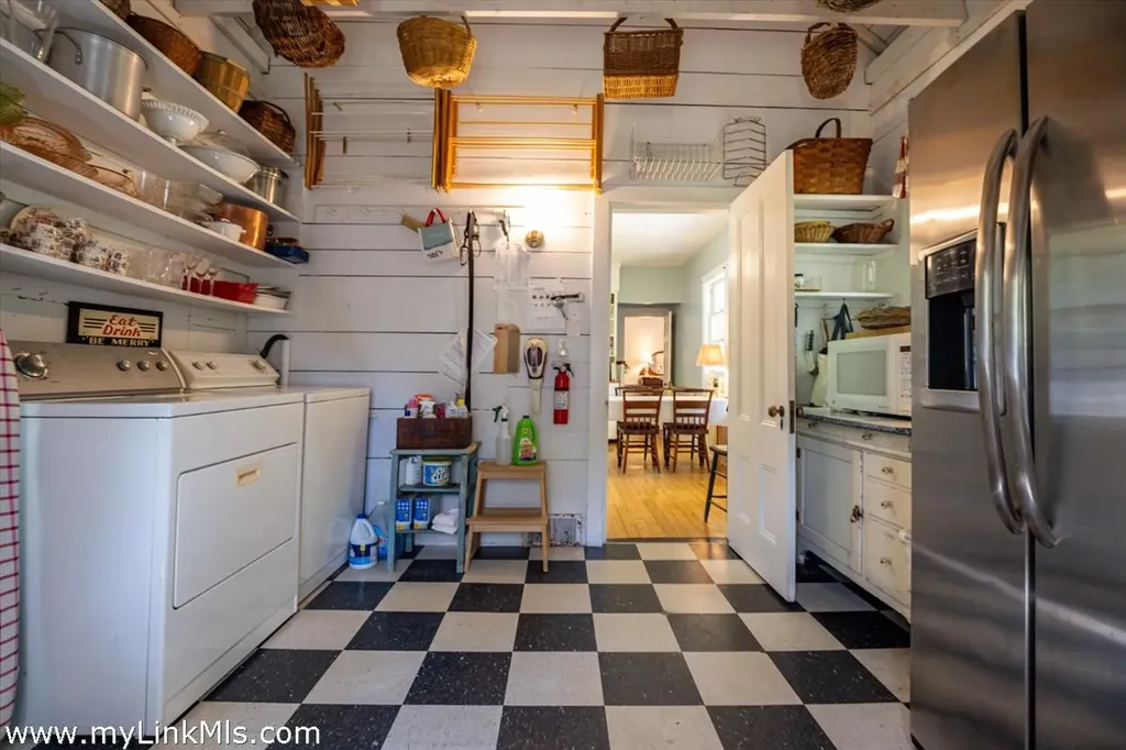 70 Spring Street And William St. Lot Vineyard Haven MA 02568