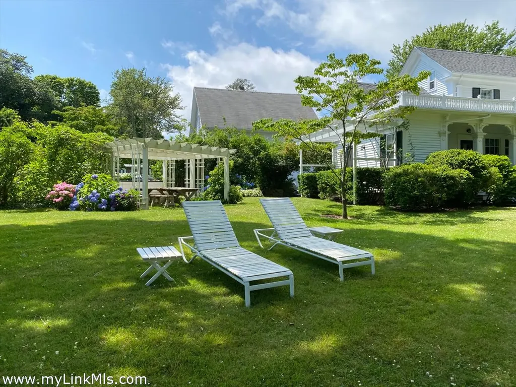70 Spring Street And William St. Lot Vineyard Haven MA 02568