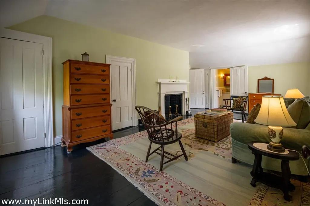 70 Spring Street And William St. Lot Vineyard Haven MA 02568