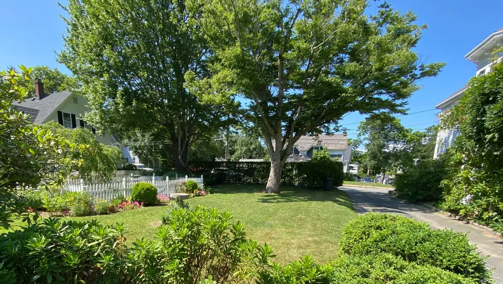 70 Spring Street And William Street Lot Vineyard Haven MA 02568