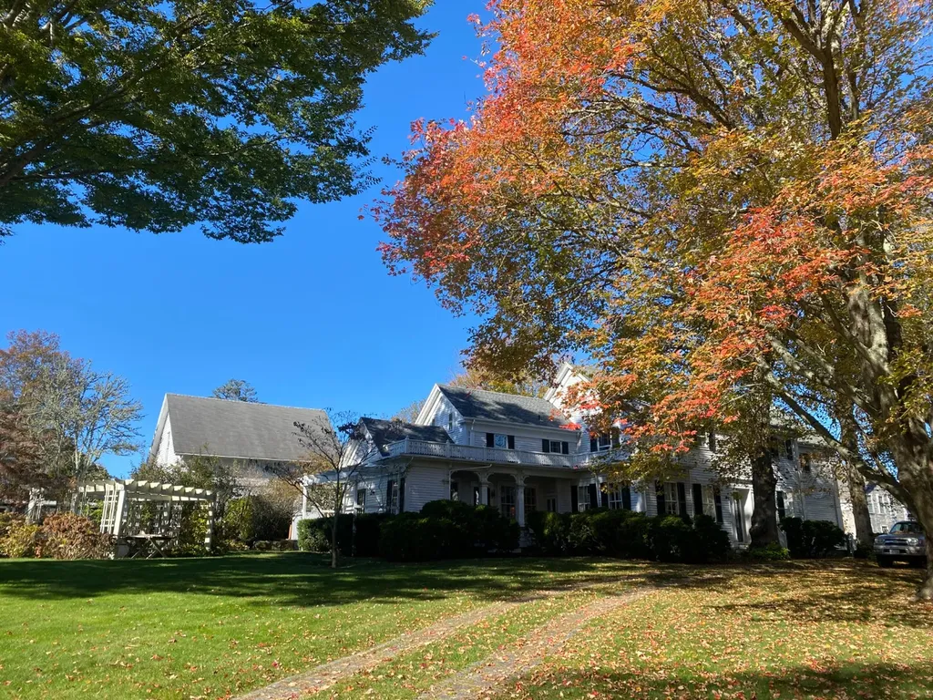 70 Spring Street And William St. Lot Vineyard Haven MA 02568