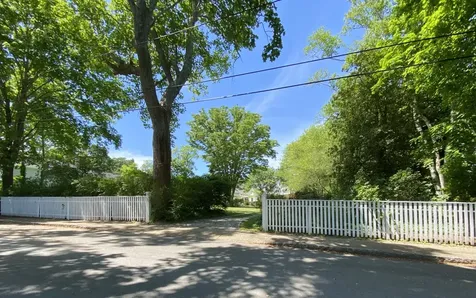 70 Spring Street And William Street Lot Vineyard Haven MA 02568