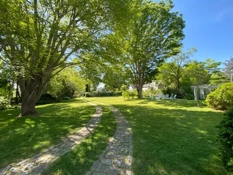 70 Spring Street And William St. Lot Vineyard Haven MA 02568