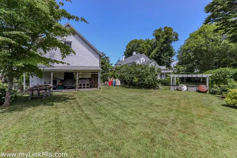 70 Spring Street And William St. Lot Vineyard Haven MA 02568