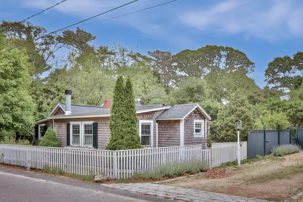29 Jernegan Avenue Edgartown MA 02539