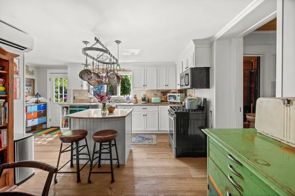 29 Jernegan Avenue Edgartown MA 02539