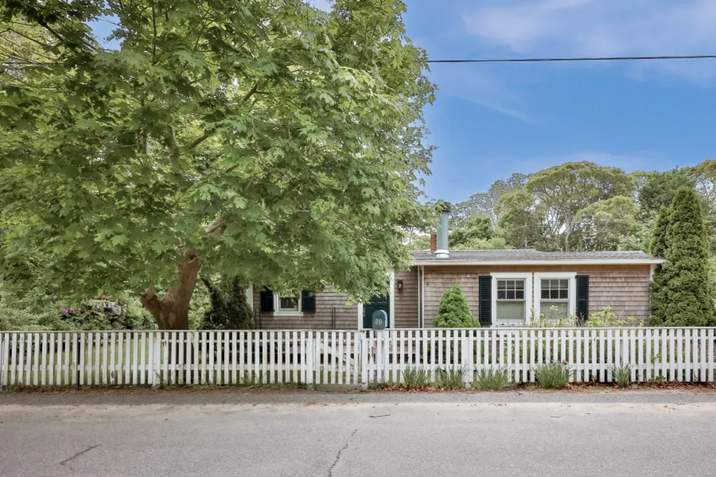 29 Jernegan Avenue Edgartown MA 02539