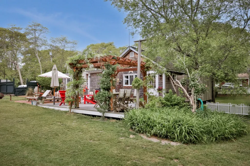 29 Jernegan Avenue Edgartown MA 02539