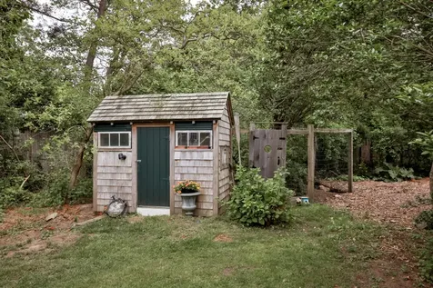 29 Jernegan Avenue Edgartown MA 02539