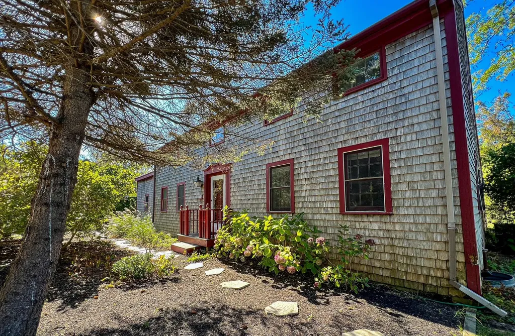 32 Norton Orchard Road Edgartown MA 02539