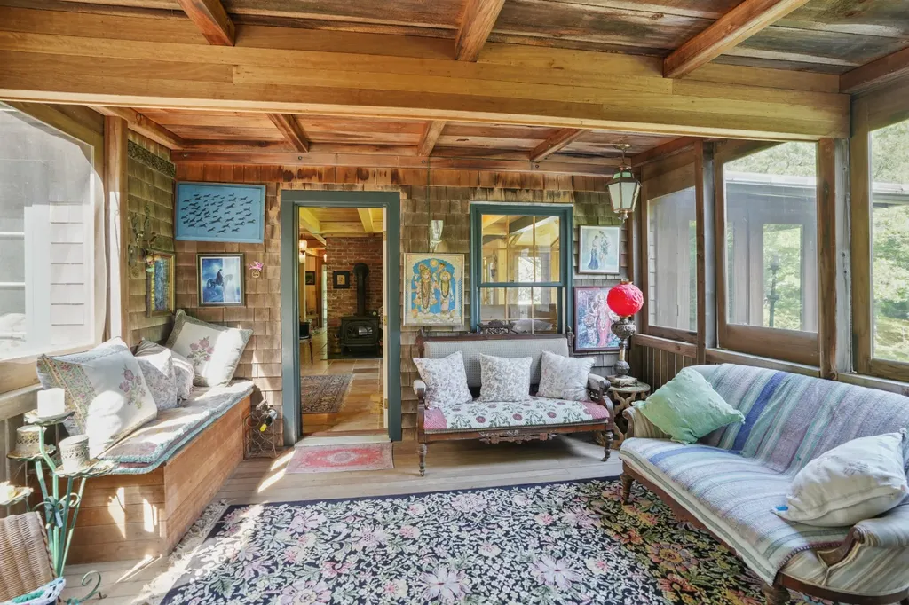 157 Ben Chase Road West Tisbury MA 02575