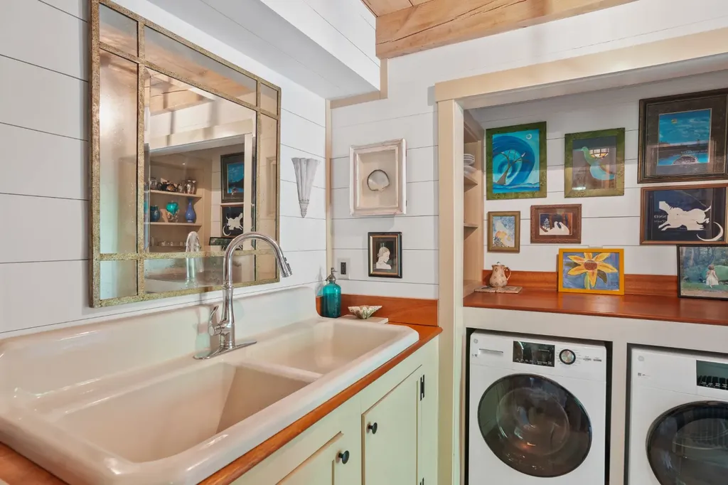 157 Ben Chase Road West Tisbury MA 02575