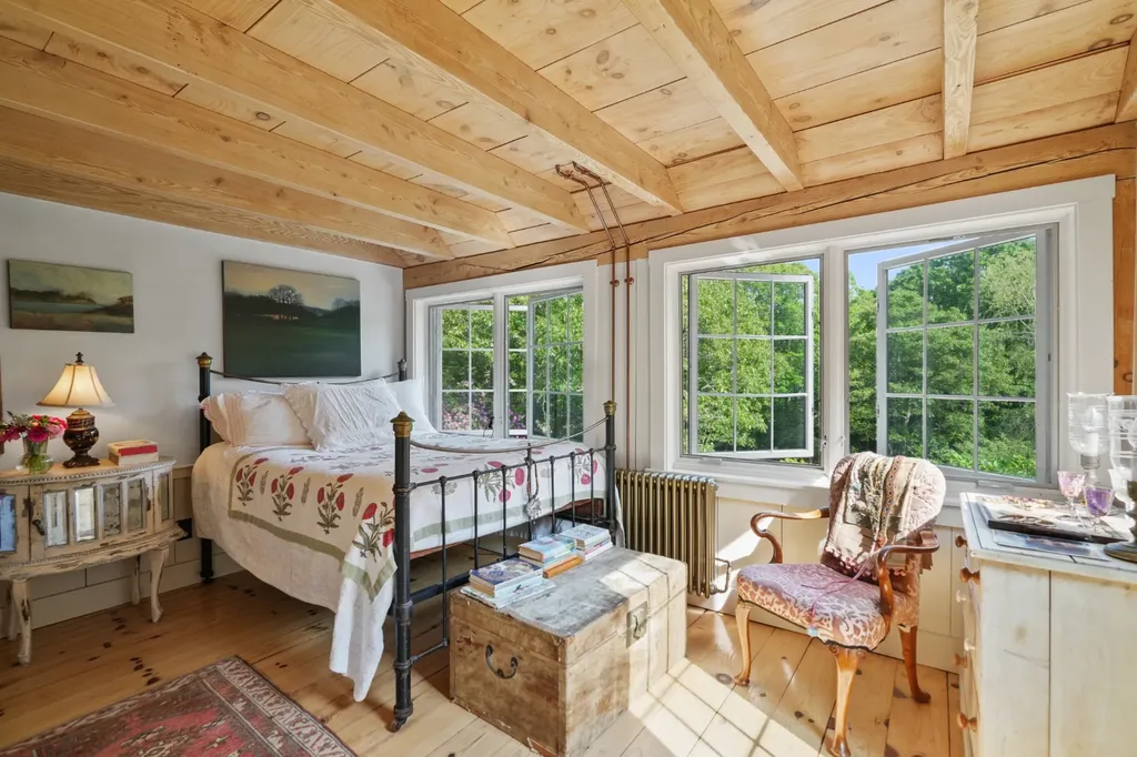 157 Ben Chase Road West Tisbury MA 02575