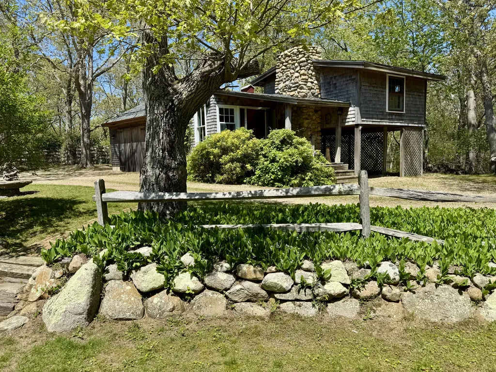 157 Ben Chase Road West Tisbury MA 02575