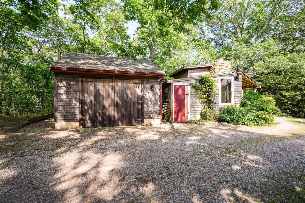 157 Ben Chase Road West Tisbury MA 02575