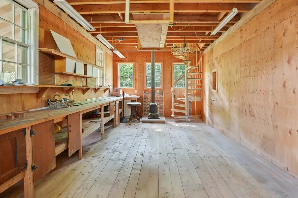 157 Ben Chase Road West Tisbury MA 02575