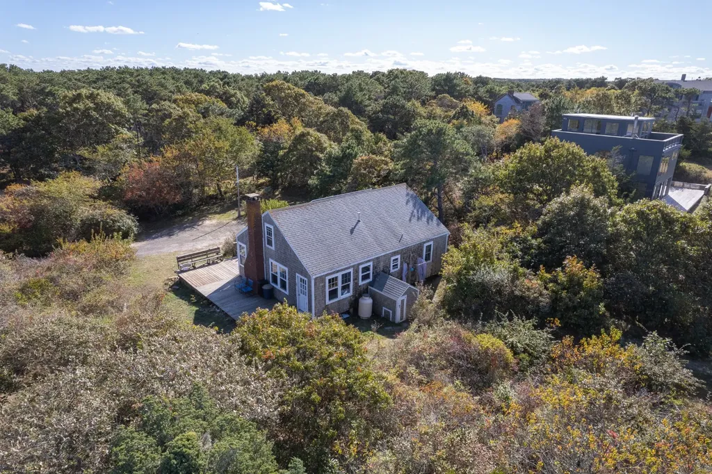 9 North Neck Road Edgartown MA 02539