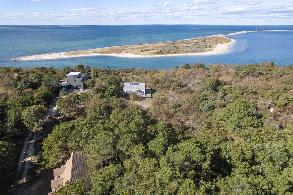 9 North Neck Road Edgartown MA 02539