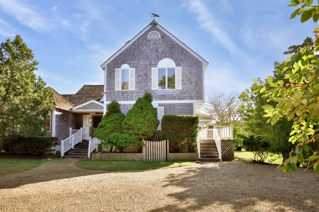 9 Weston Avenue Oak Bluffs MA 02557