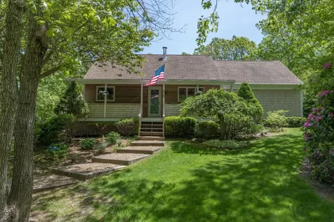 35 Seventh Street North Edgartown MA 02539