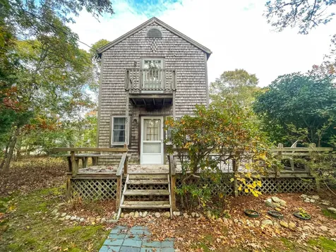 57 Netock Avenue Oak Bluffs MA 02557