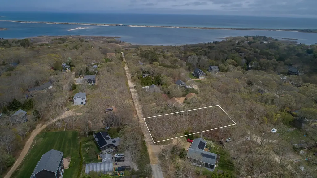 27 Seventh Street North Edgartown MA 02539
