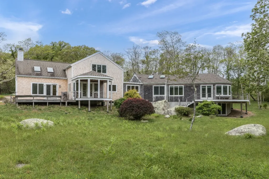 9 Beetlebung Grove Way Chilmark MA 02535