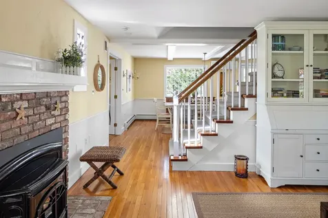 8 School House Village Oak Bluffs MA 02557