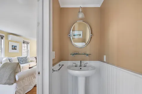 8 School House Village Oak Bluffs MA 02557