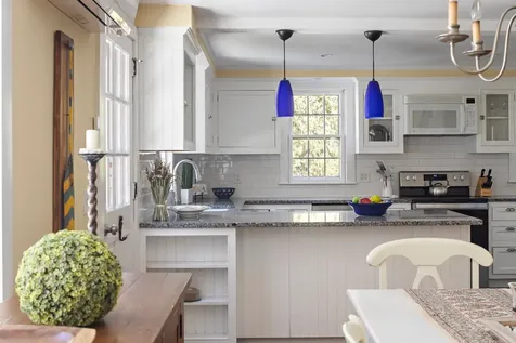 8 School House Village Oak Bluffs MA 02557