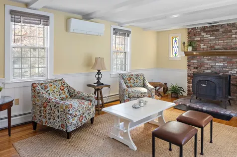 8 School House Village Oak Bluffs MA 02557