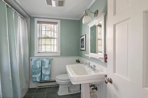 8 School House Village Oak Bluffs MA 02557