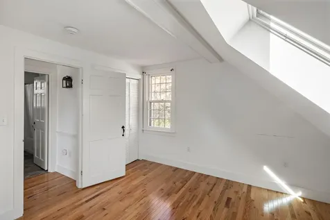 8 School House Village Oak Bluffs MA 02557