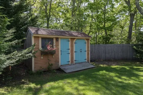 8 School House Village Oak Bluffs MA 02557