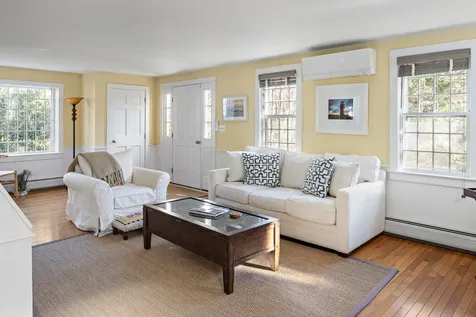 8 School House Village Oak Bluffs MA 02557