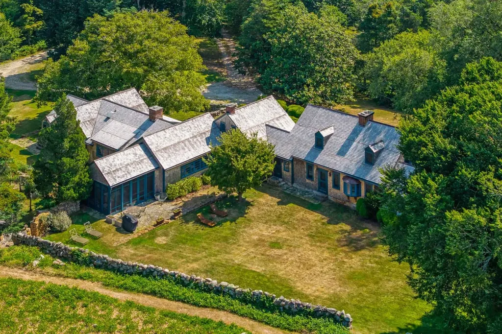 85 North Reservoir Road West Tisbury MA 02575