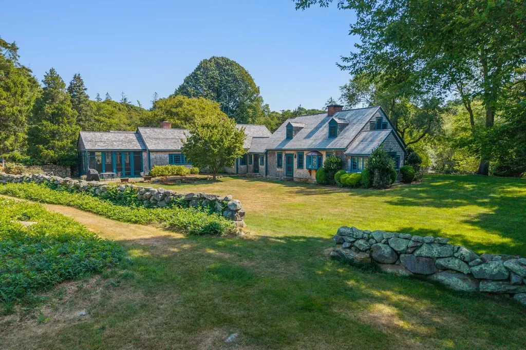 85 North Reservoir Road West Tisbury MA 02575
