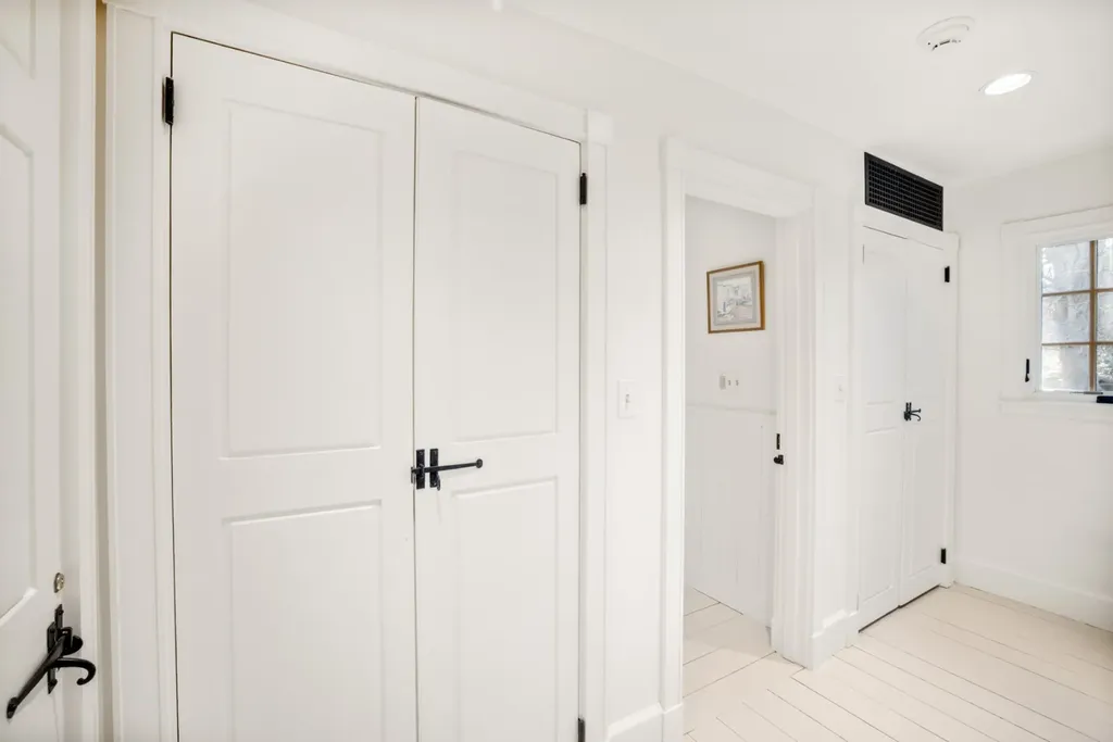 85 North Reservoir Road West Tisbury MA 02575