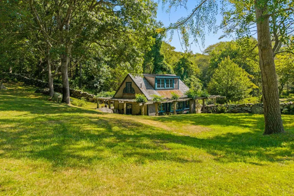 85 North Reservoir Road West Tisbury MA 02575