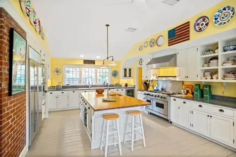 85 North Reservoir Road West Tisbury MA 02575