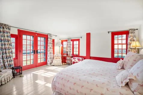 85 North Reservoir Road West Tisbury MA 02575