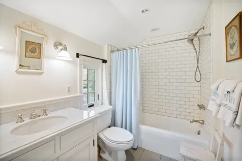 85 North Reservoir Road West Tisbury MA 02575