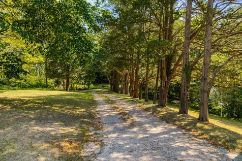 85 North Reservoir Road West Tisbury MA 02575