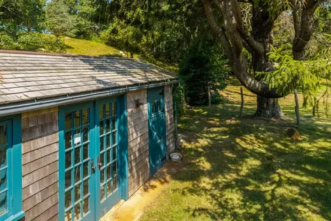 85 North Reservoir Road West Tisbury MA 02575